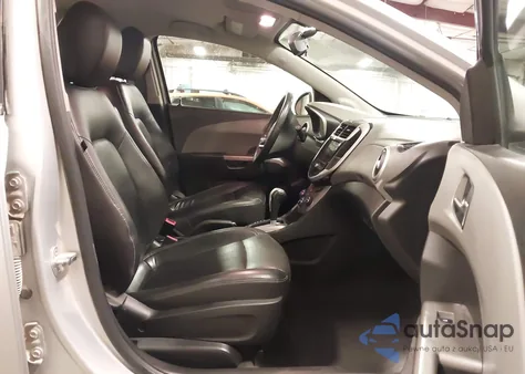 2018 Chevrolet Sonic Premier Auto из США, поврежденный, VIN 1G1JF5SB6J4136215